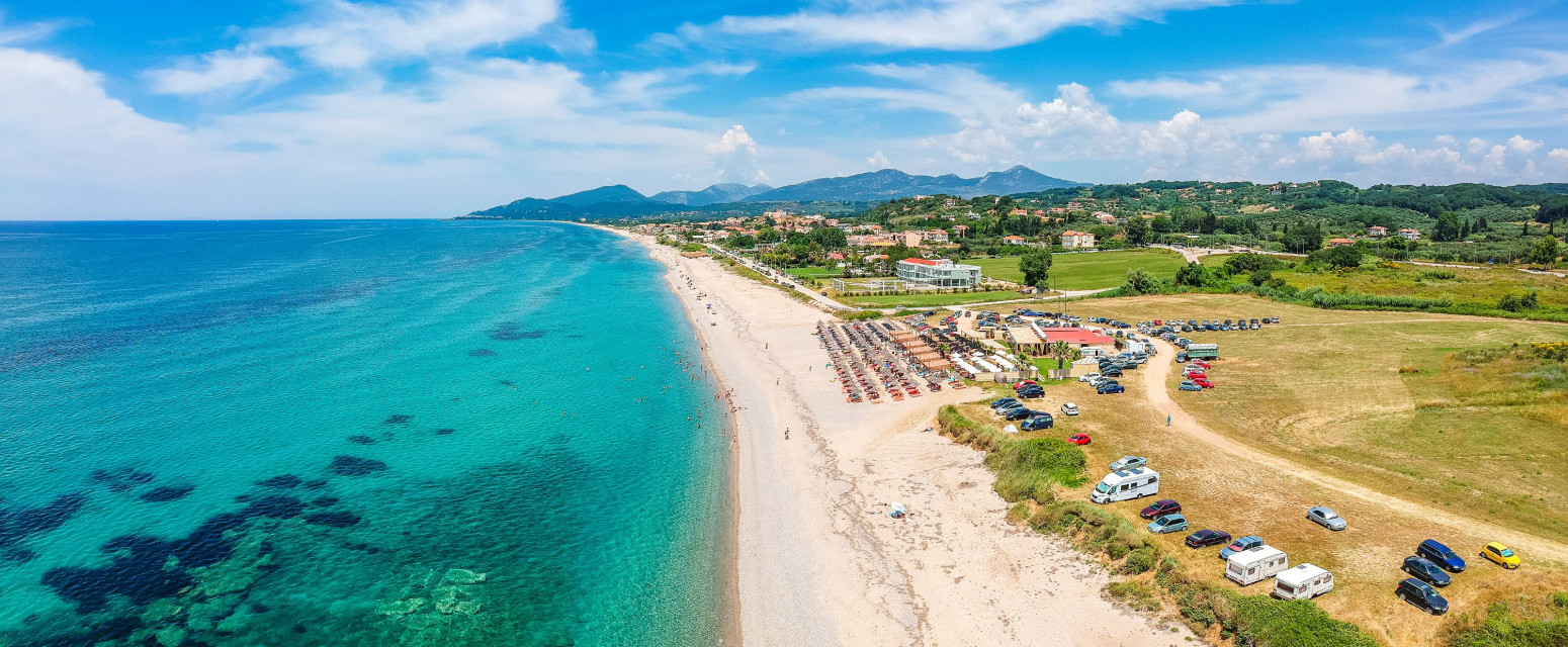 Najduža evropska plaža nalazi se u Grčkoj: Besplatne ležaljke i najmekši pesak koji ćete ikada osetiti  FOTO