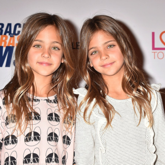 Najlepše bliznakinje na svetu su sada tinejdžerke: Pogledajte kako izgledaju FOTO/VIDEO